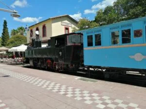 Dog-friendly Kalamata train park and cafe.